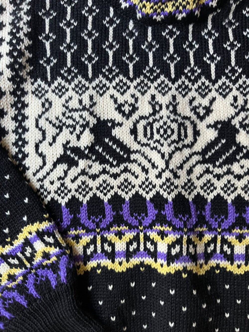 Vintage Dale of Norway Wool Sweater – Size Large - Picture 5 of 6